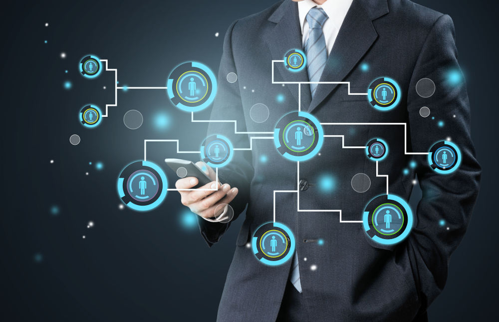 Tech Giants Envision Future Beyond Smartphones