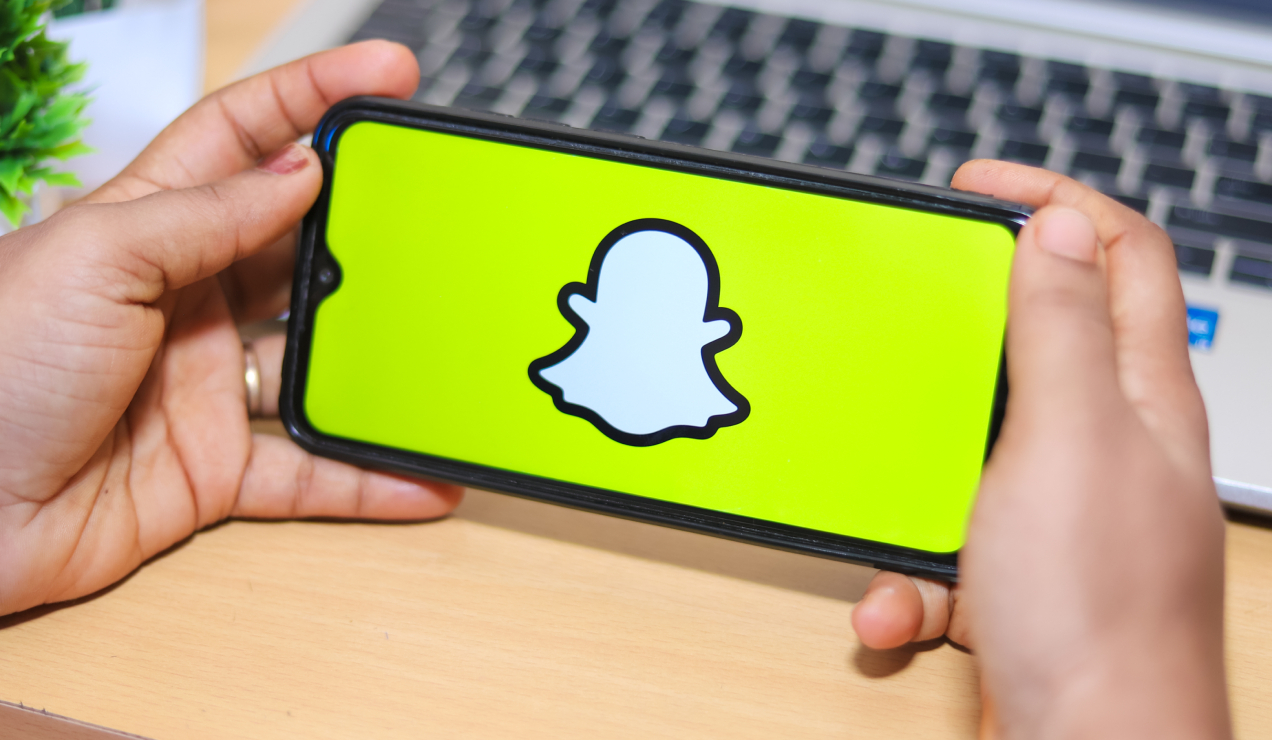 What does the green dot mean on Snapchat