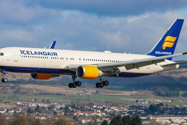 Icelandair Emergency Landing Manchester: